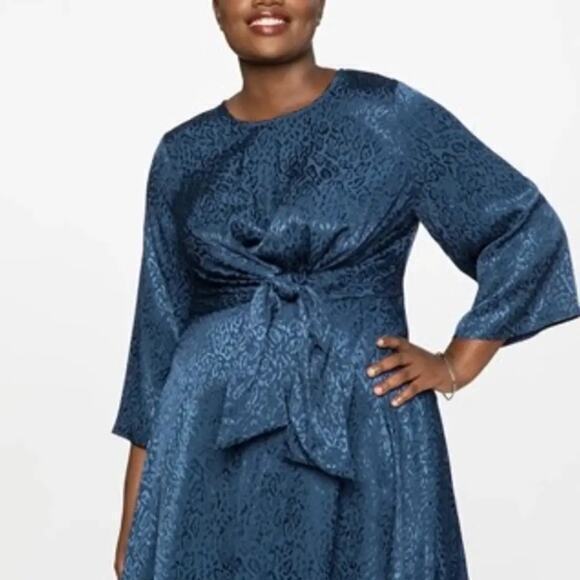 New! Eloquii women Blue Leopard Print Satin Textured Tie Front‎ Dress, size 16 - Picture 16 of 16